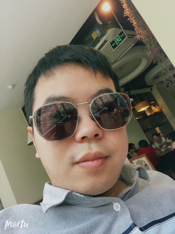 月台等路人的第一张照片--仙游相亲网